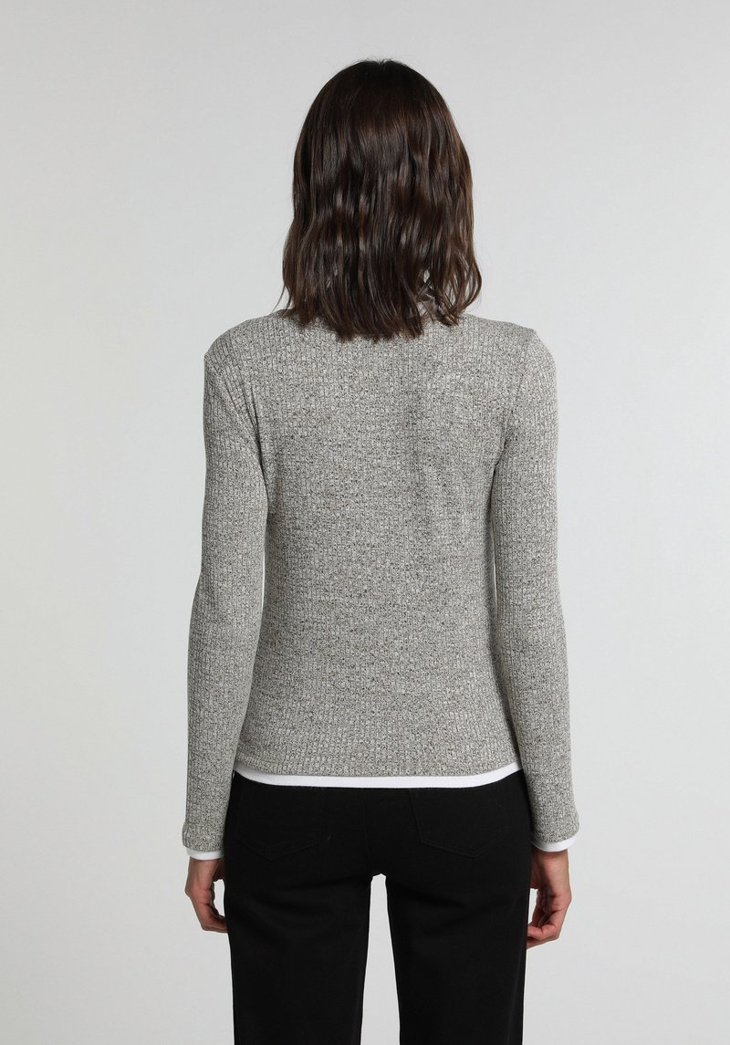 Imagine a Pulover De Dama Maro Slim Fit