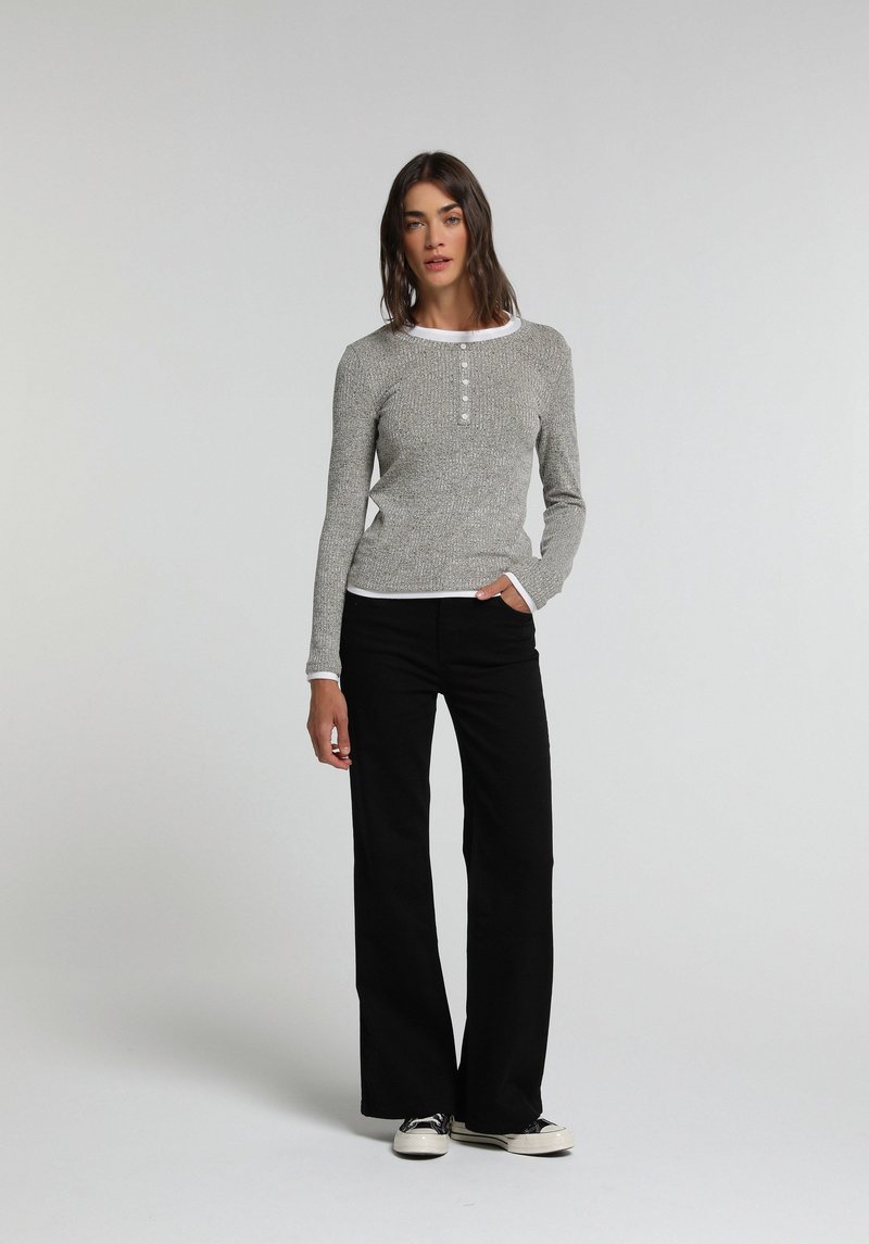 Imagine a Pulover De Dama Maro Slim Fit