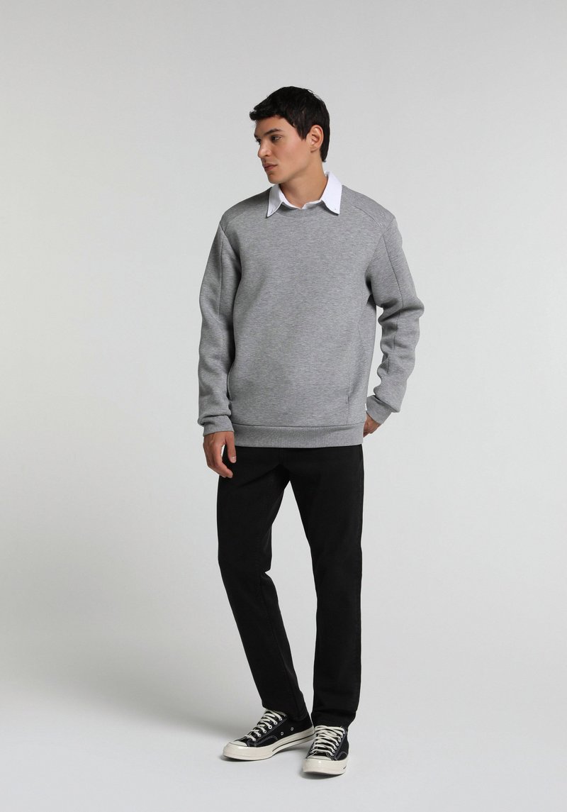 Imagine a Hanorac / Bluza De Barbati Gri Relaxed Fit
