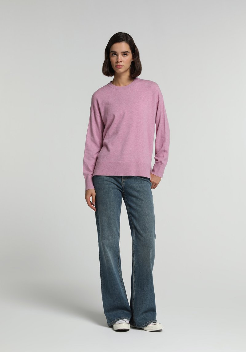 Imagine a Pulover Roz Regular Fit