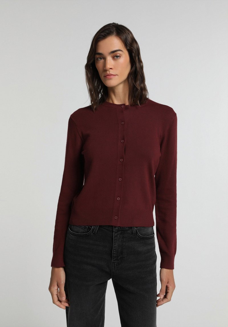 Imagine a Cardigan Bordo Slim Fit