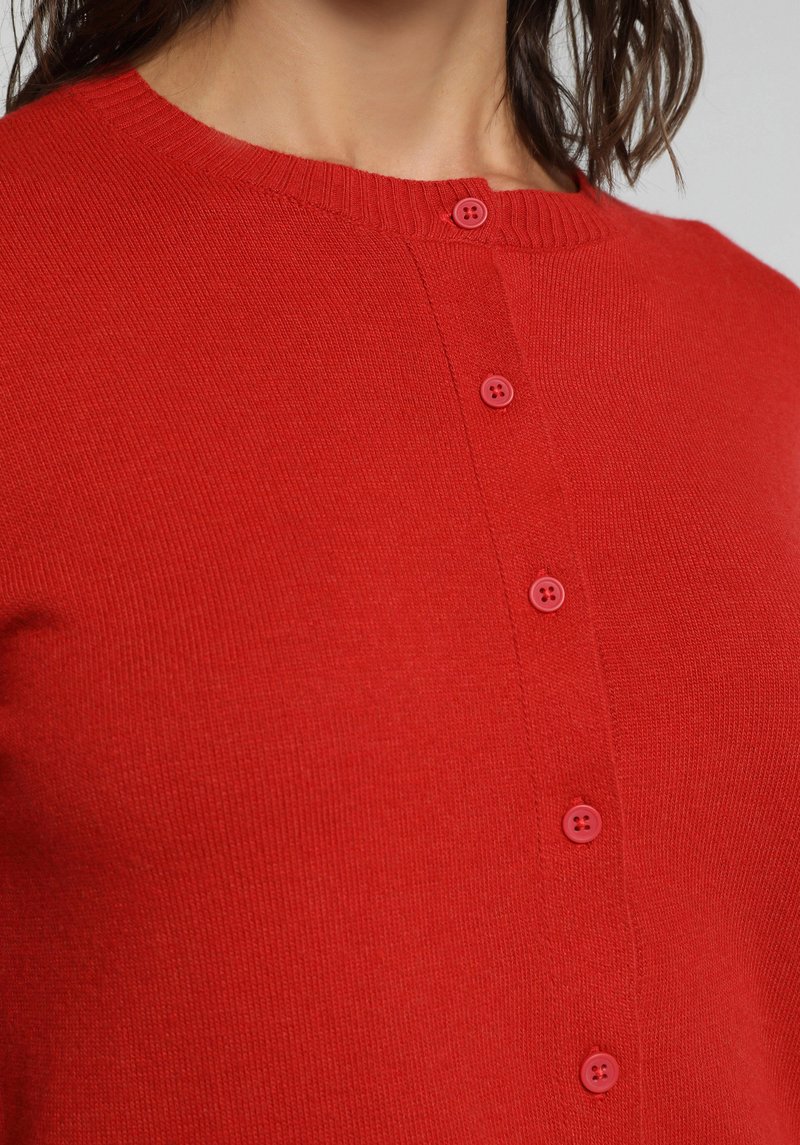 Imagine a Cardigan Roşu Slim Fit