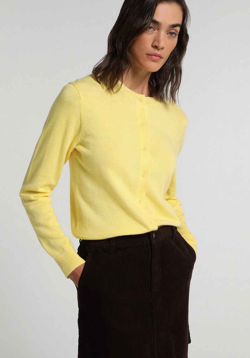 Imagine a Cardigan Galben Slim Fit