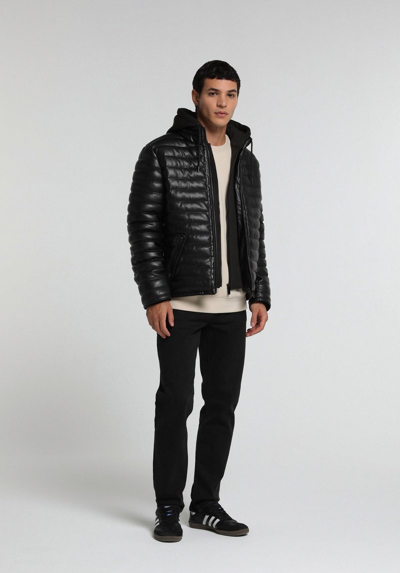 Imagine a Jacheta Negru Slim Fit
