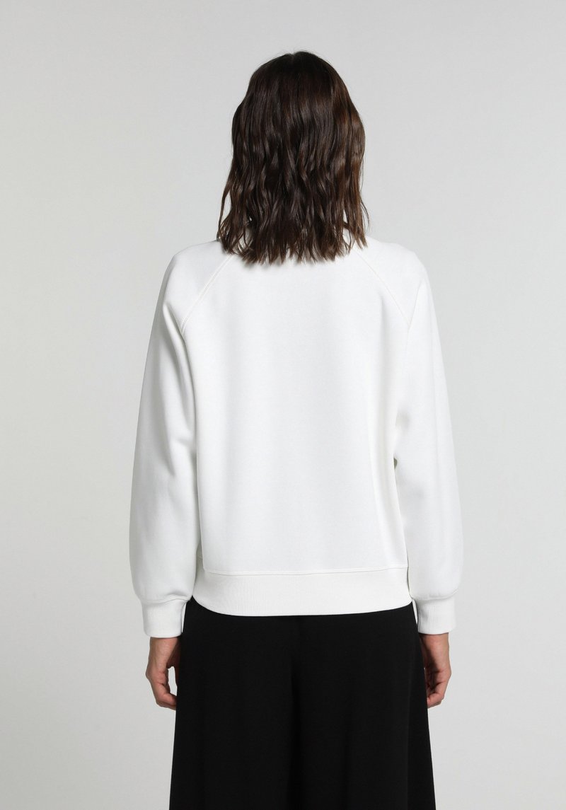 Imagine a Hanorac / Bluza De Dama Alb Regular Fit