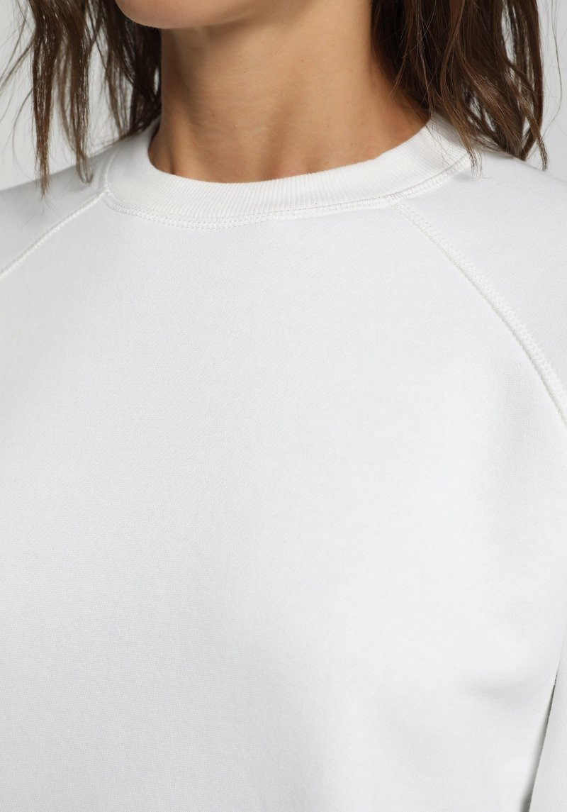 Imagine a Hanorac / Bluza De Dama Alb Regular Fit