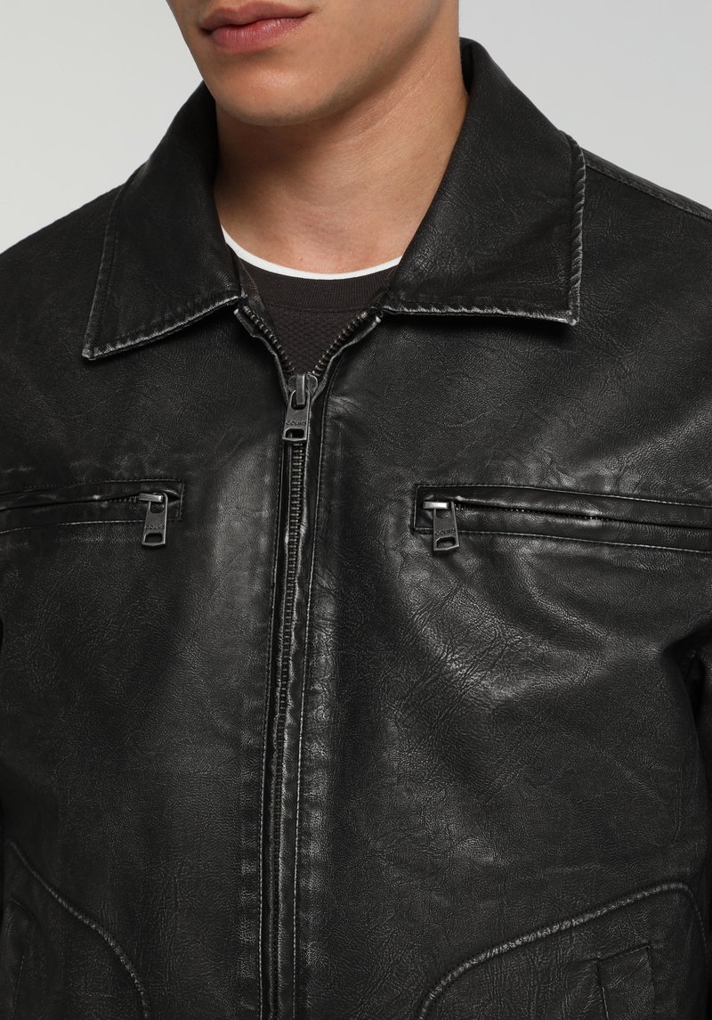 Imagine a Jacheta Negru Regular Fit
