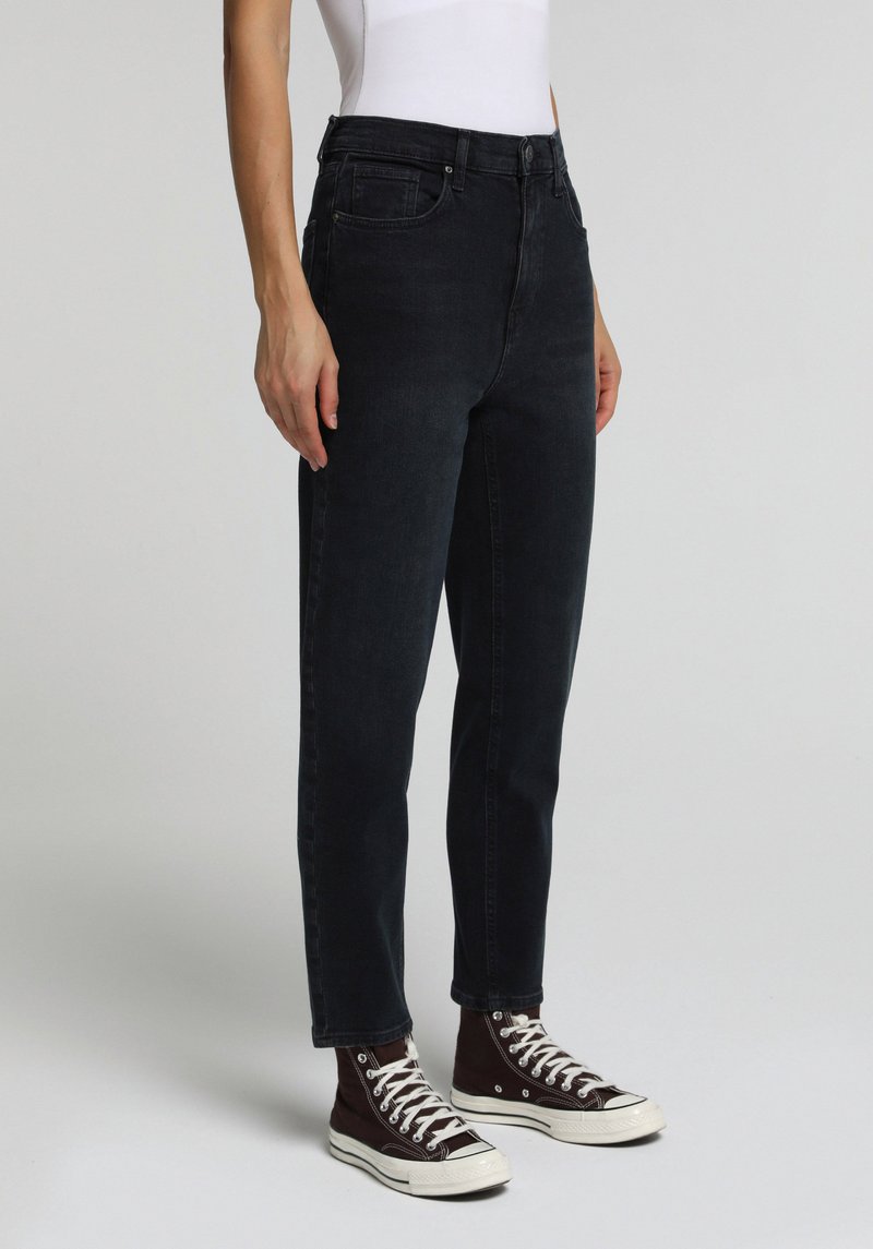 Imagine a Pantaloni  Supravopsire Mom Fit 896  Maria