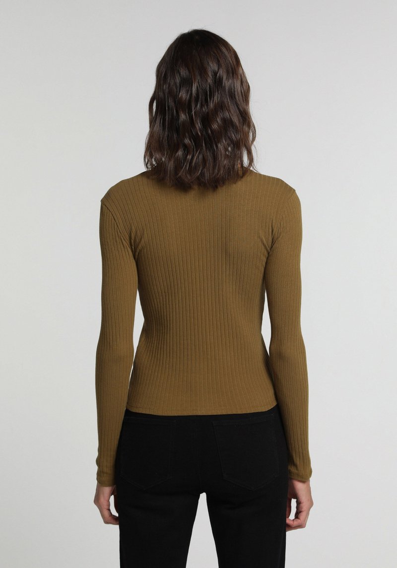 Imagine a Tricou Cu Maneca Lunga  Verde Slim Fit