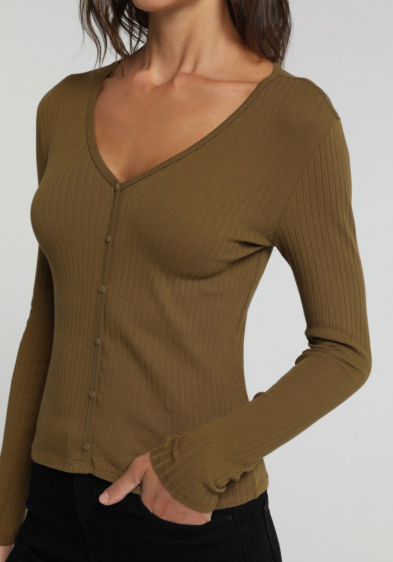Imagine a Tricou Cu Maneca Lunga  Verde Slim Fit