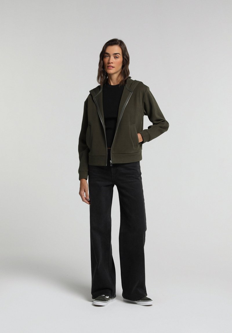 Imagine a Hanorac / Bluza  Kaki Regular Fit