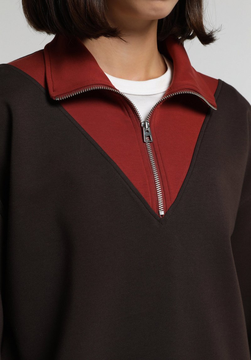 Imagine a Hanorac / Bluza Maro Regular Fit