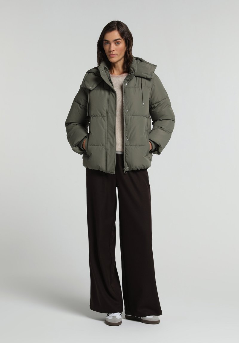 Imagine a Jacheta  Kaki Regular Fit