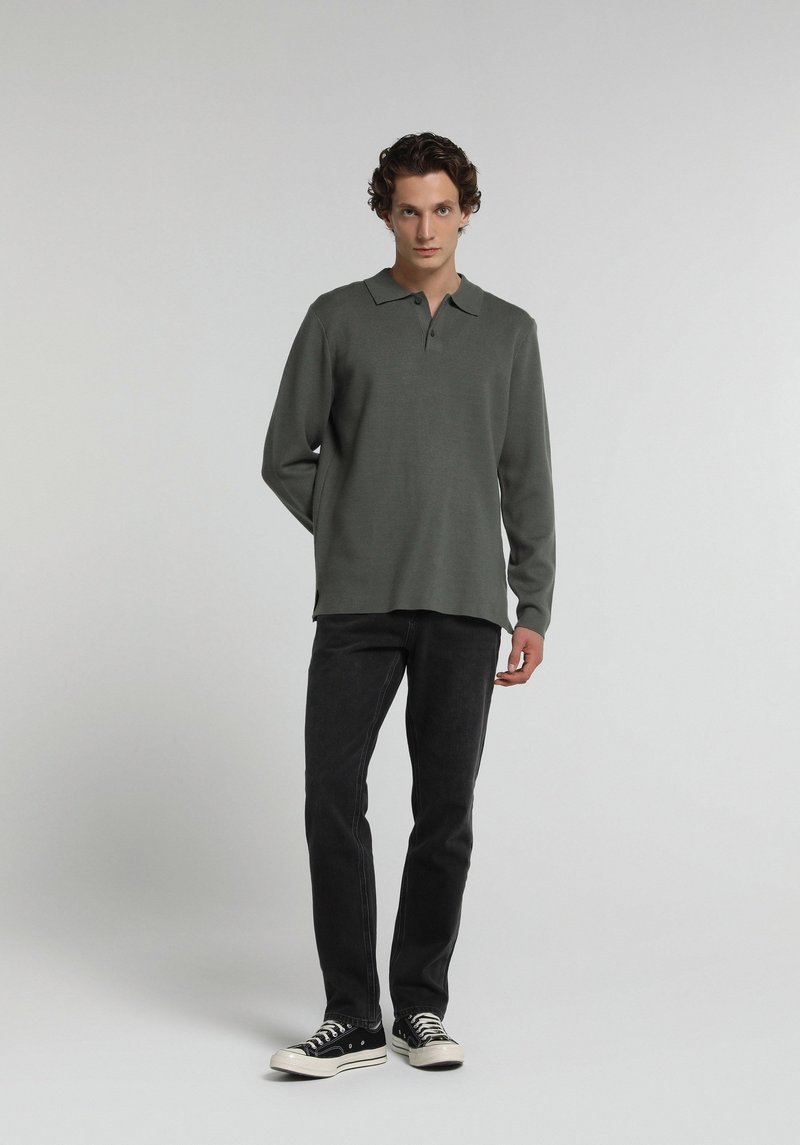 Imagine a Pantaloni  Denim Negru Straight Fit 044 Karl