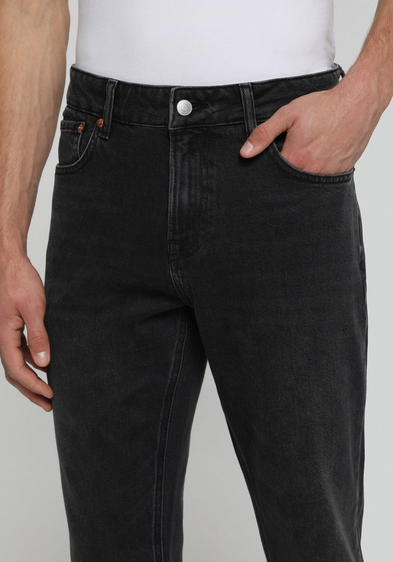 Imagine a Pantaloni  Denim Negru Straight Fit 044 Karl