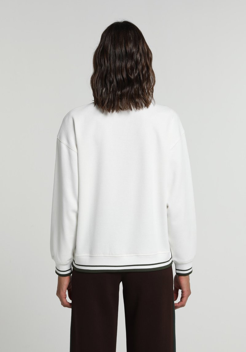 Imagine a Hanorac / Bluza  Ecru Regular Fit