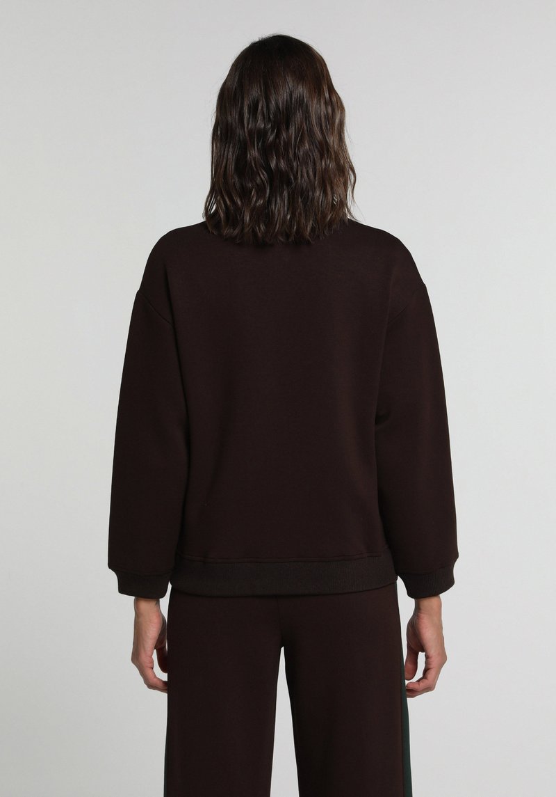 Imagine a Hanorac / Bluza De Dama Maro Regular Fit