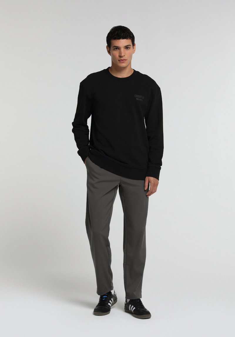 Imagine a Hanorac / Bluza De Barbati Negru Relaxed Fit