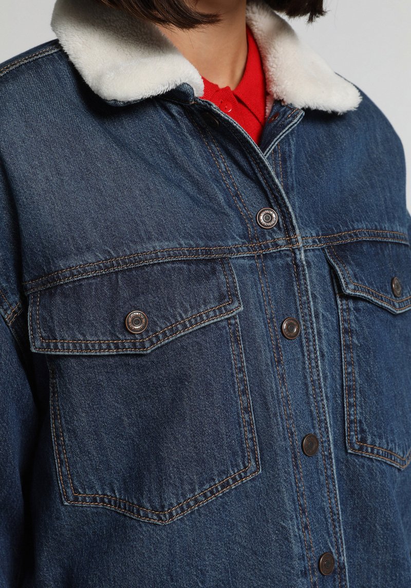Imagine a Jacheta  Indigo Închis Oversize Fit