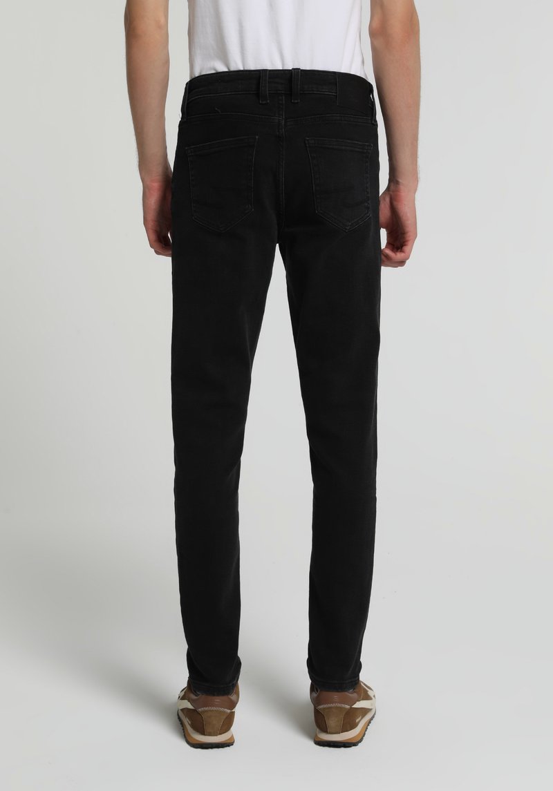 Imagine a Pantaloni  Negru Dublu Slim Fit 041 Danny