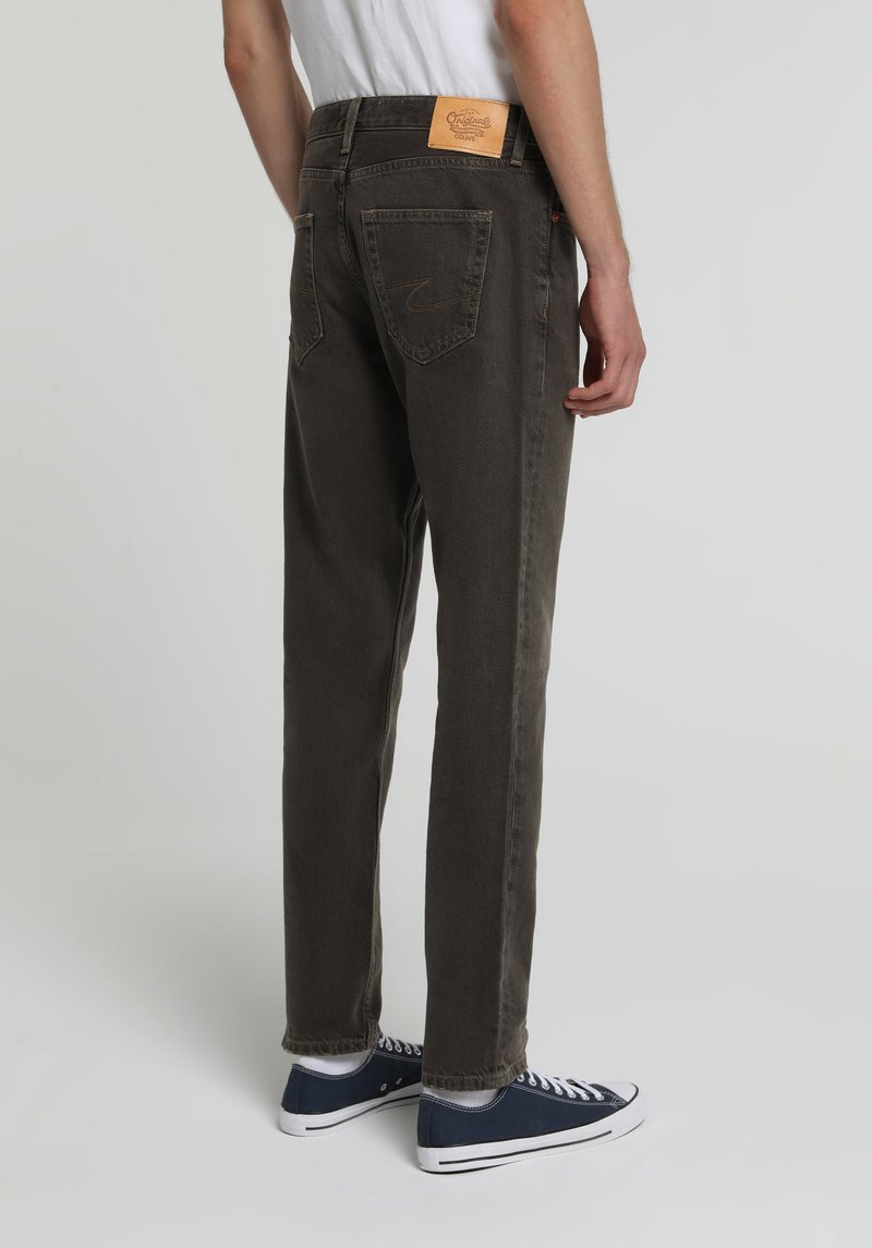Imagine a Pantaloni  Supravopsire Straight Fit 044 Karl