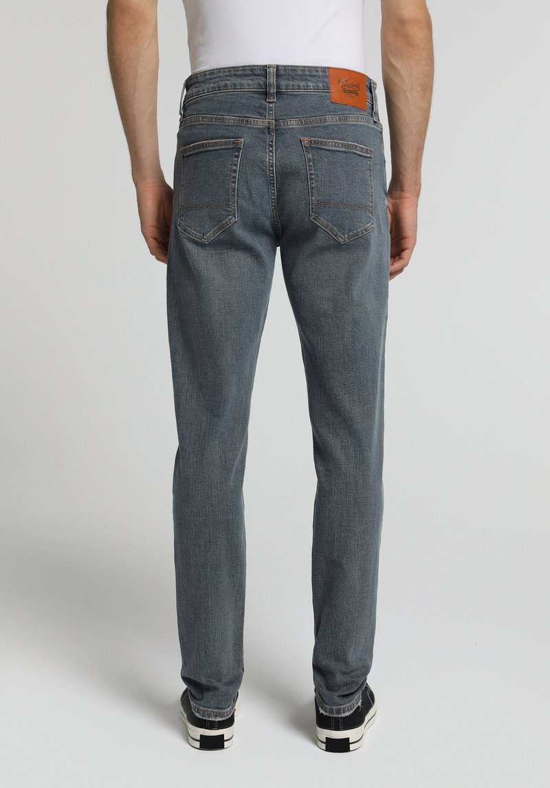 Imagine a Pantaloni  Indigo Mediu Slim Fit 041 Danny