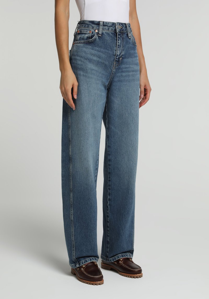 Imagine a Pantaloni  Indigo Mediu Baggy Fit 857 Hera