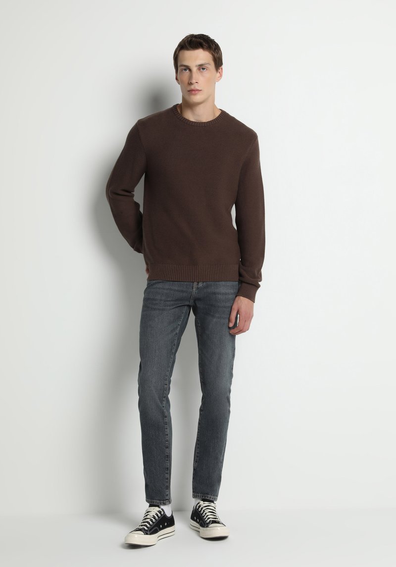Imagine a Pantaloni De Barbati  Slim Fit 041 Danny Cl1081048