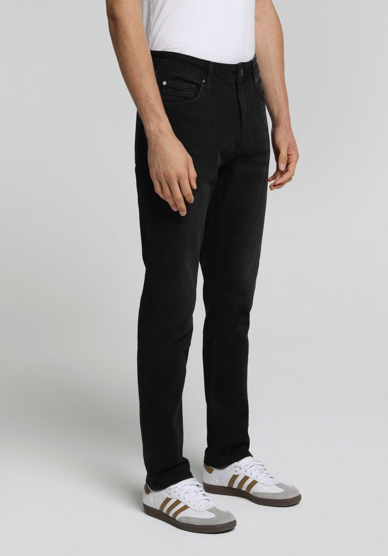 Imagine a Pantaloni Negru Dublu Straight Fit 044 Karl