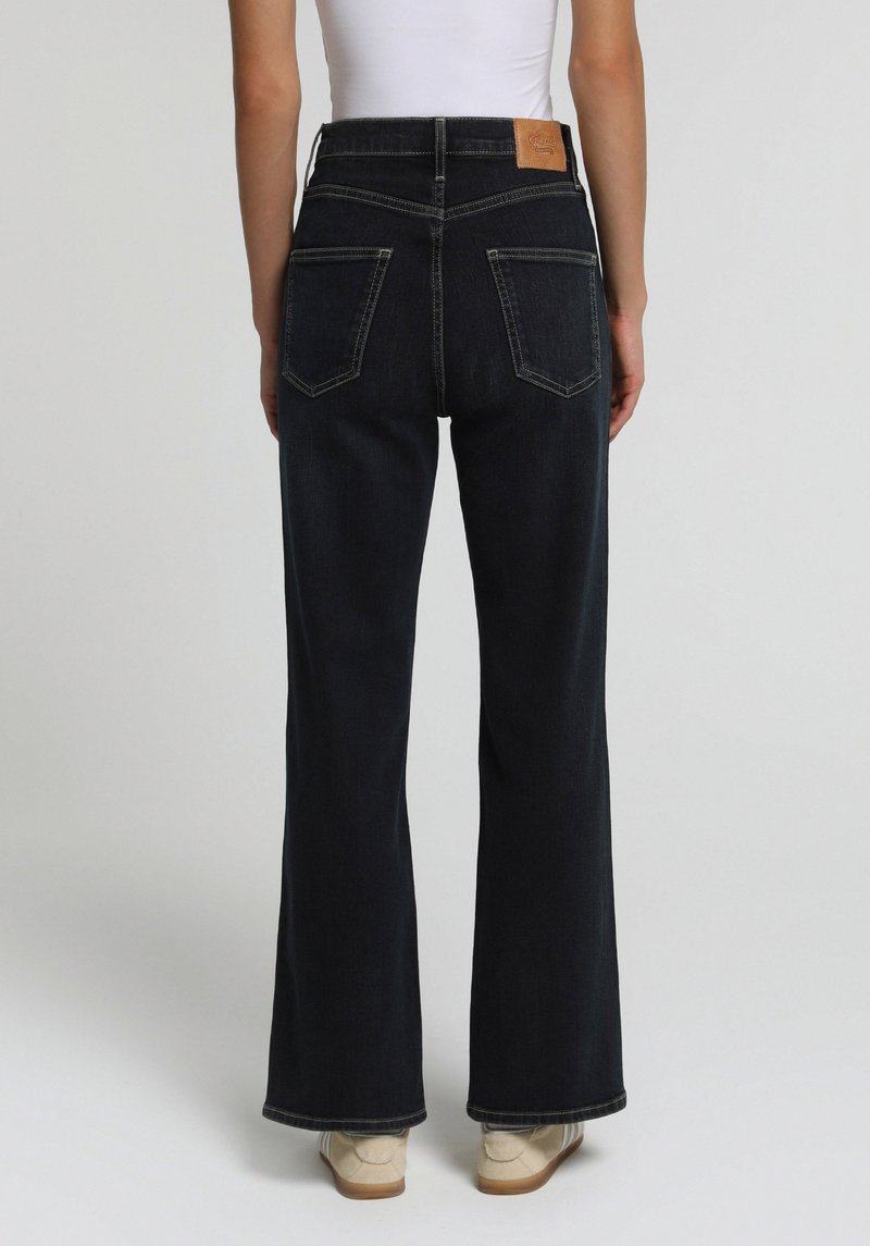 Imagine a Pantaloni Supravopsire Loose Straight Fit 800 Lina