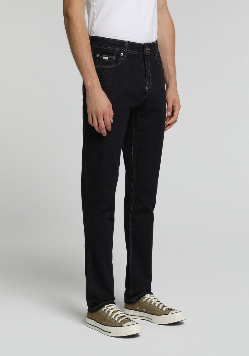 Imagine a Pantaloni Indigo Închis Straight Fit 044 Karl
