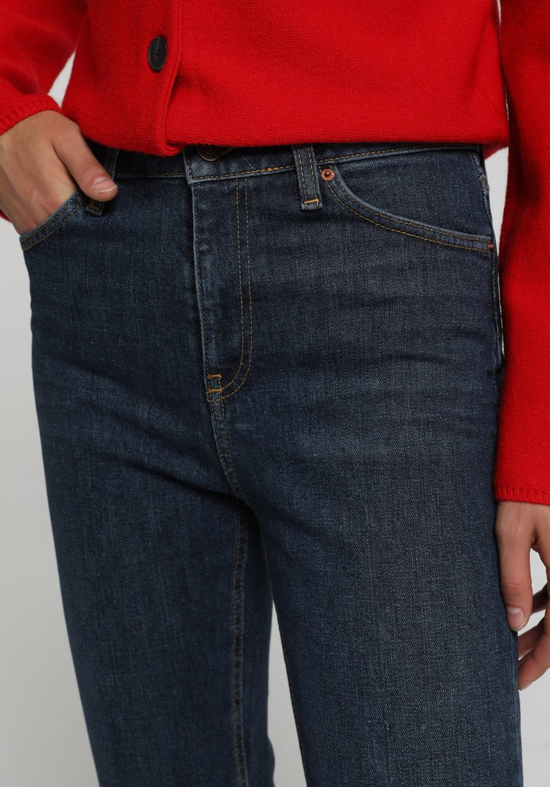 Imagine a Pantaloni  Indigo Mediu Straight Fit 792 Mila