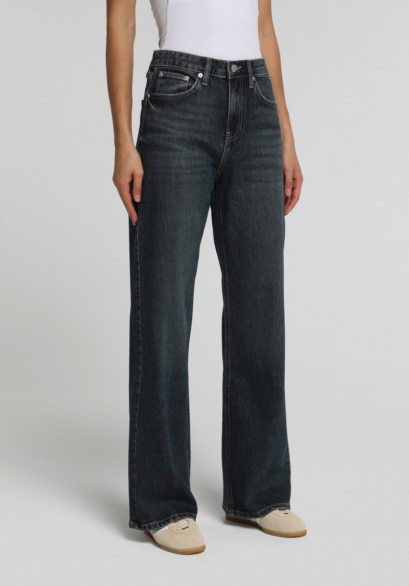 Imagine a Pantaloni Albastru-negru Wide Leg Fit 970 Berry