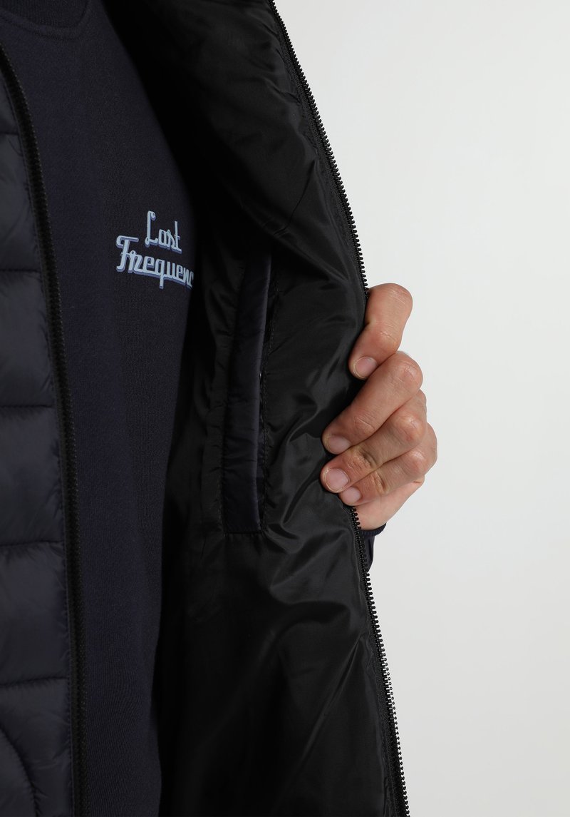 Imagine a Jacheta Albastru Marin Slim Fit