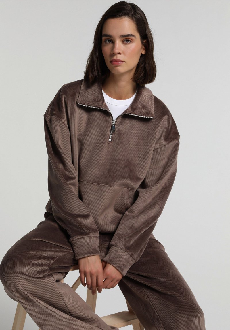 Imagine a Hanorac / Bluza Maro Regular Fit