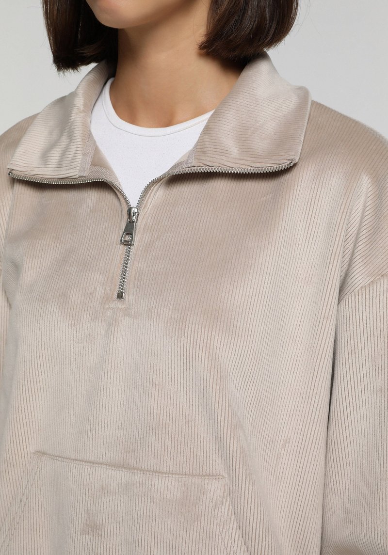 Imagine a Hanorac / Bluza  Maro Regular Fit