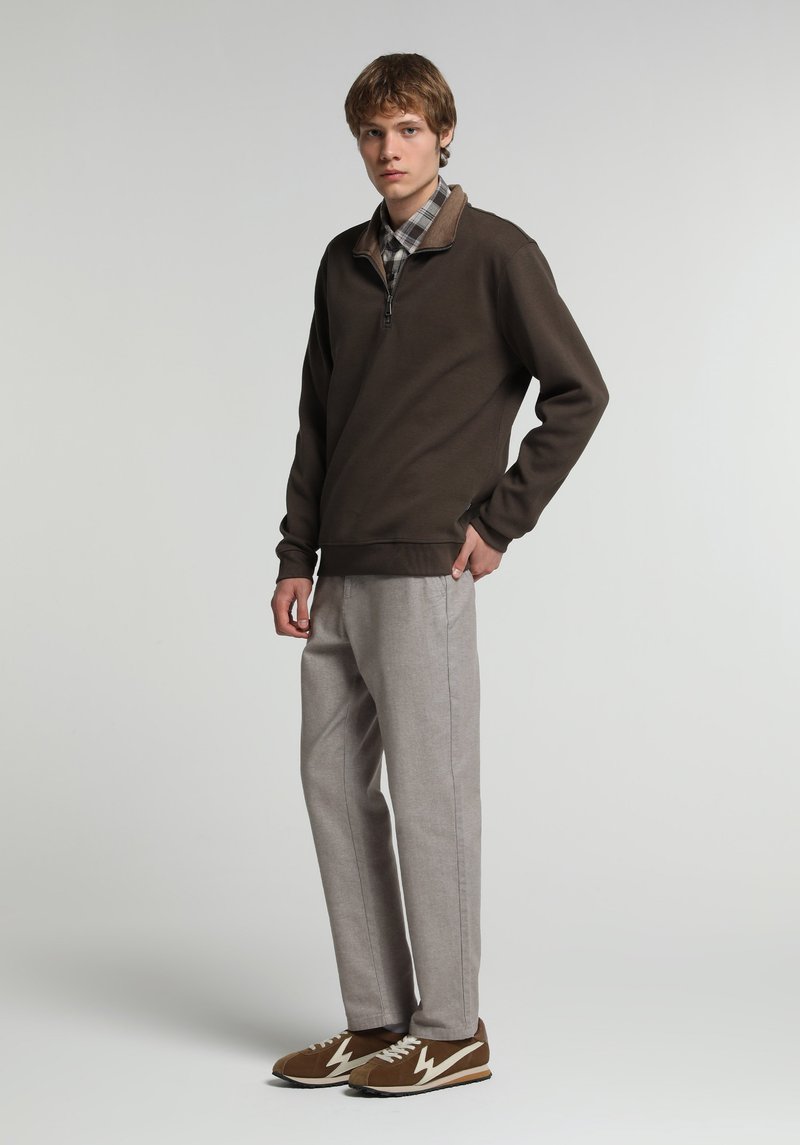 Imagine a Hanorac / Bluza Maro Regular Fit