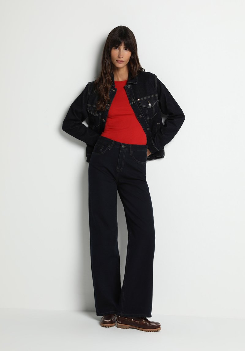 Imagine a Pantaloni Albastru-negru Wide Leg Fit 970 Berry