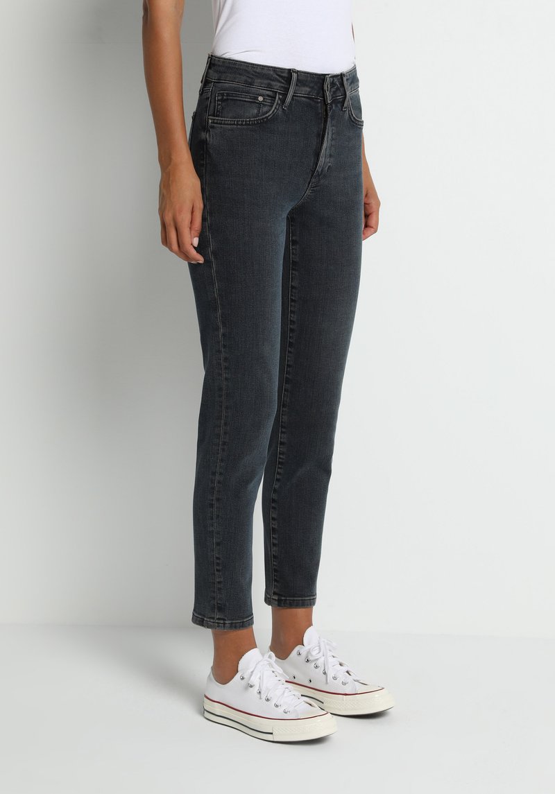 Imagine a Pantaloni  Supravopsire Skinny Fit 703 Carla
