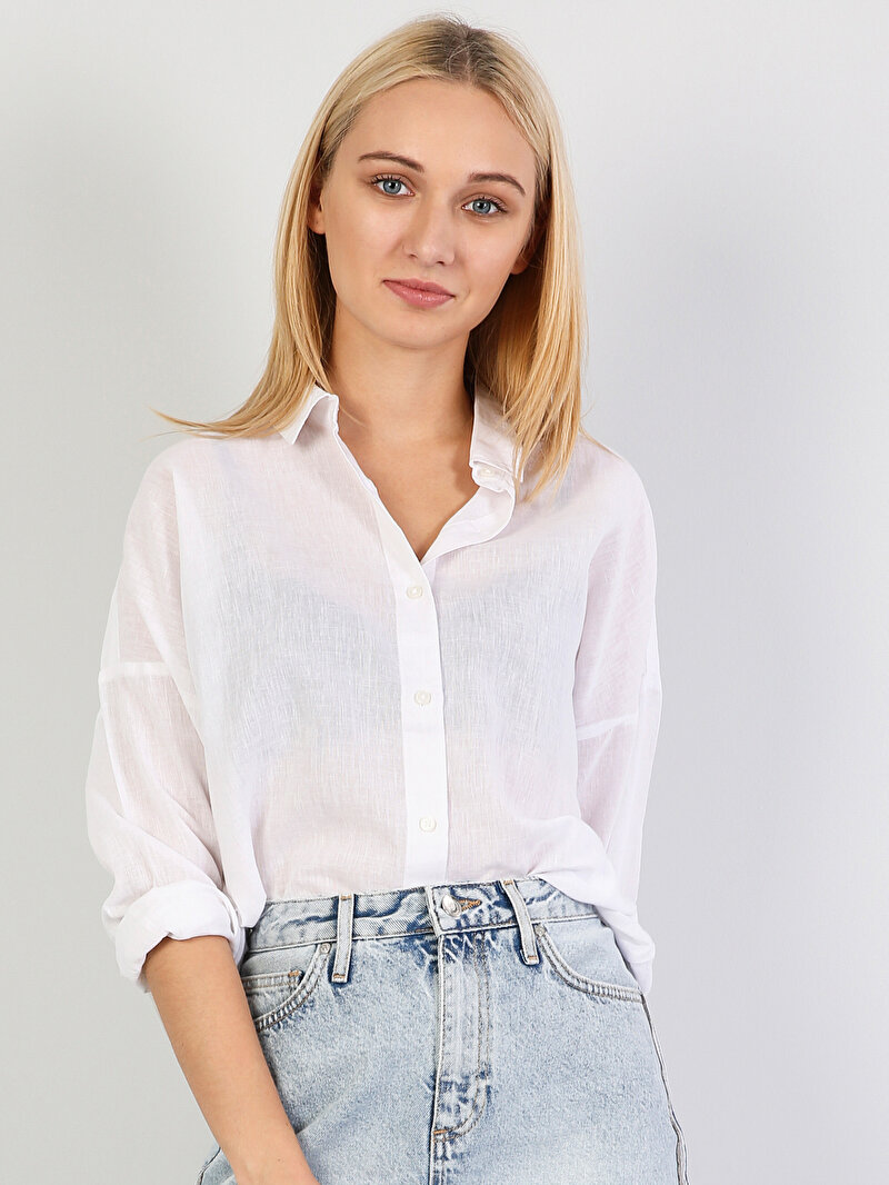 Imagine a Femei Alb Camasa Cu Maneca Lunga